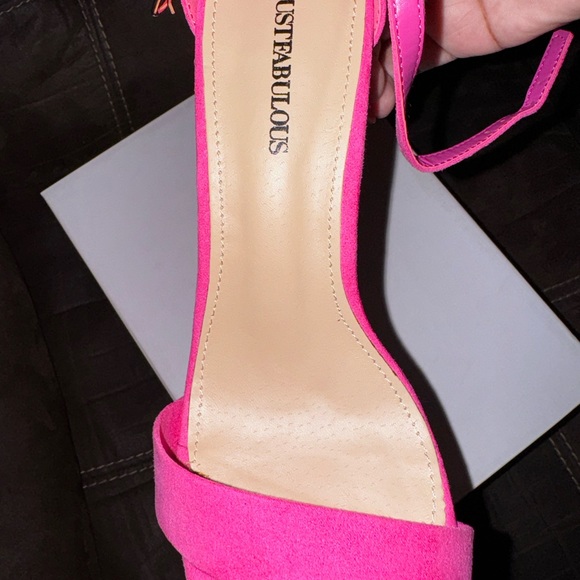 Pink platform heel from JustFabulous - Picture 2 of 4
